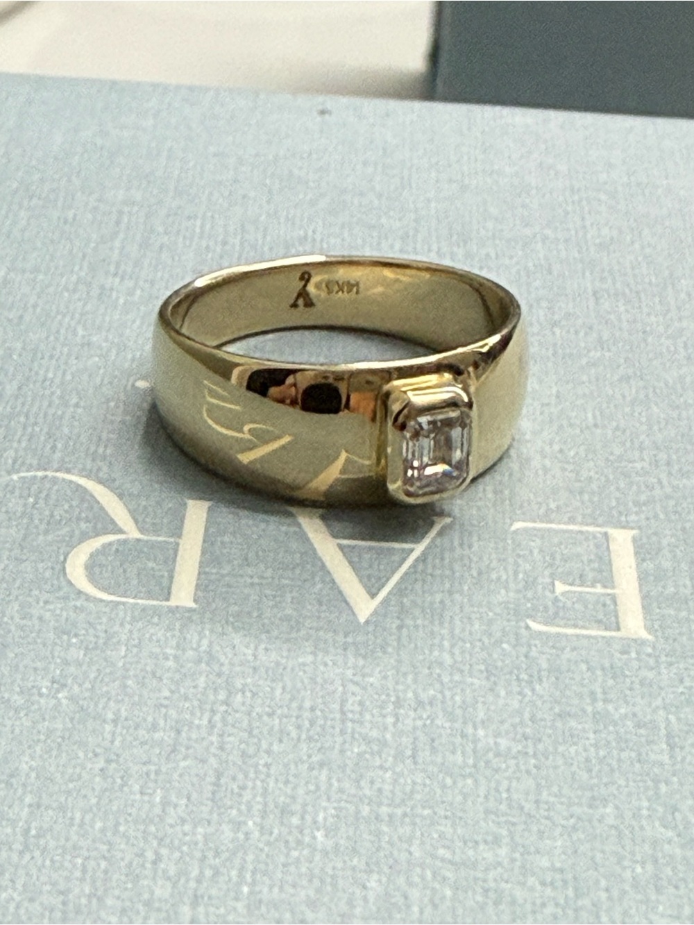 Diamond cigar band